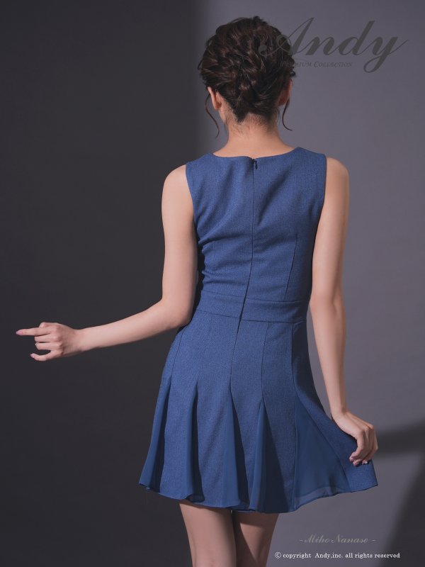 ネイビーブルー　モデル：七瀬みほ　身長：162cm　着用サイズ：Sサイズ