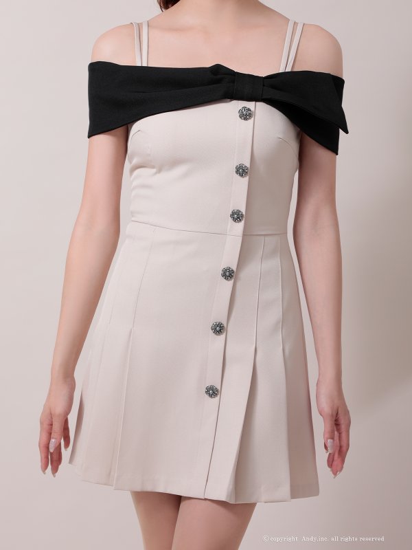 ベージュ　モデル：あみ　身長：163cm　着用サイズ：Sサイズ