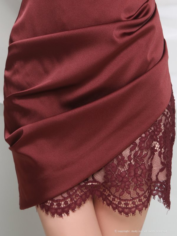 ワインレッド　モデル：かずは　着用サイズ：Sサイズ