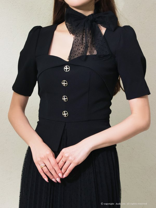 ブラック　モデル：あみ　着用サイズ：Sサイズ