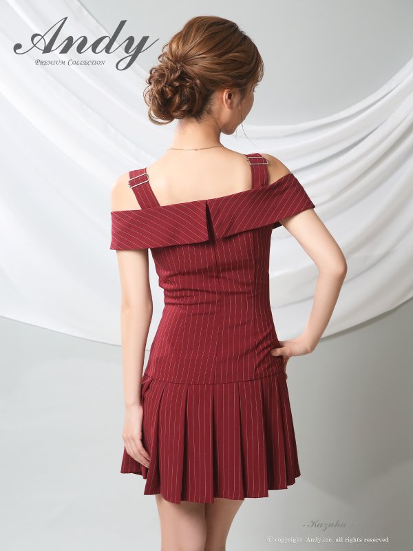 ワインレッド　モデル：かずは　着用サイズ：Sサイズ