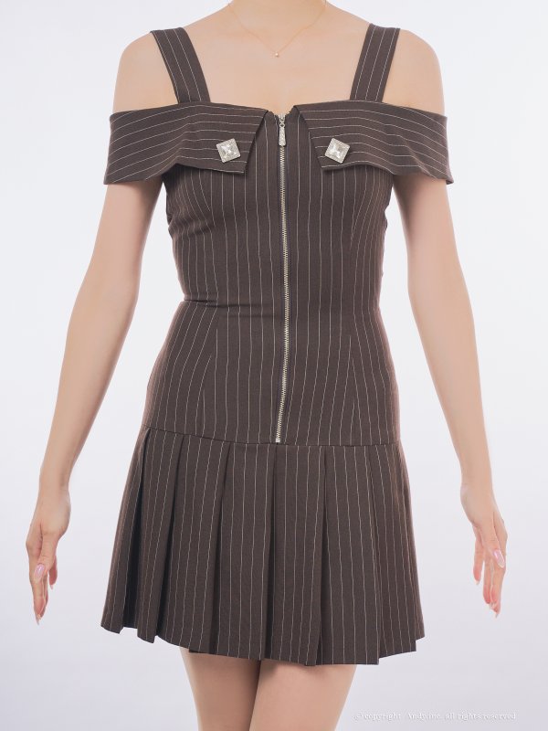 ブラウン モデル：あみ　身長：163cm　着用サイズ：Sサイズ