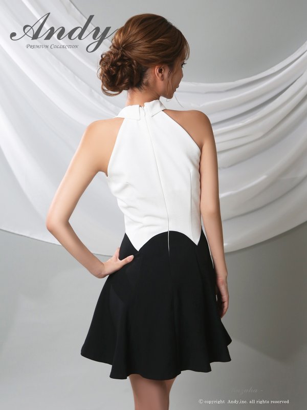 ホワイト×ブラック　 モデル：かずは　着用サイズ：Sサイズ