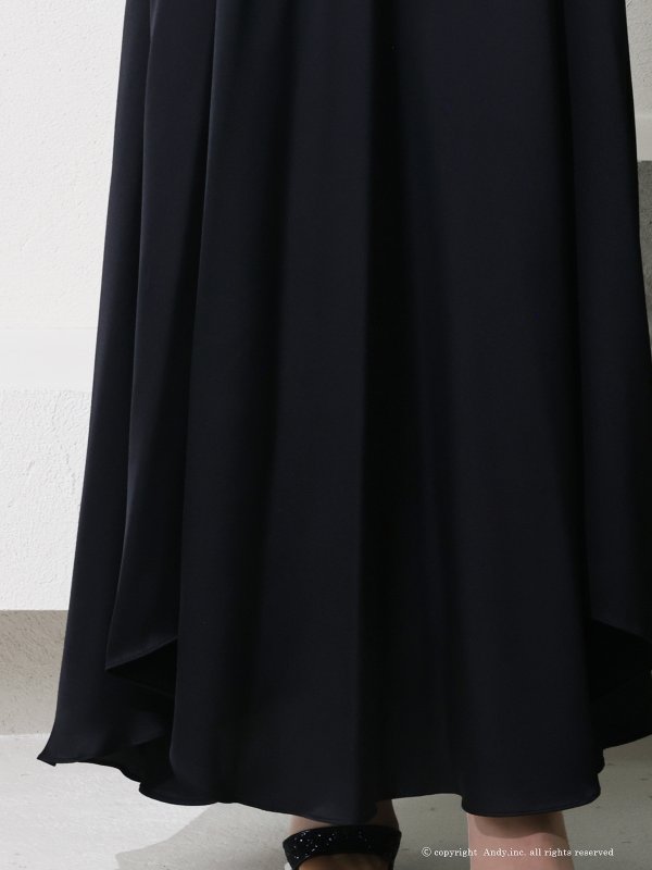 ブラック モデル：あみ　身長：163cm　着用サイズ：Sサイズ