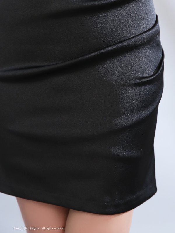 ブラック　モデル：藤咲めい　着用サイズ：Sサイズ