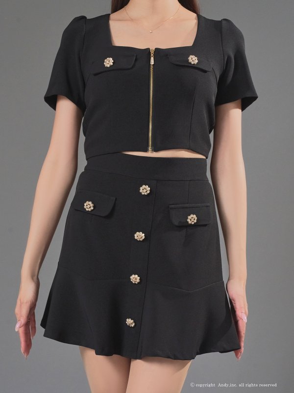 ブラック モデル：あみ　身長：163cm　着用サイズ：Sサイズ