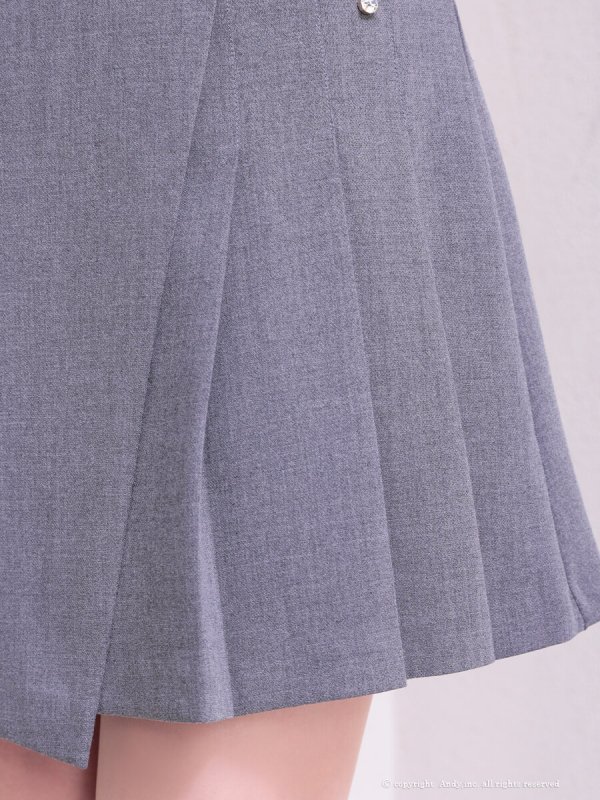 グレー モデル：あみ　身長：163cm　着用サイズ：Sサイズ