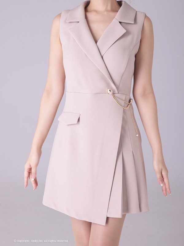 ベージュ モデル：青田夏奈　身長：163cm　着用サイズ：Sサイズ