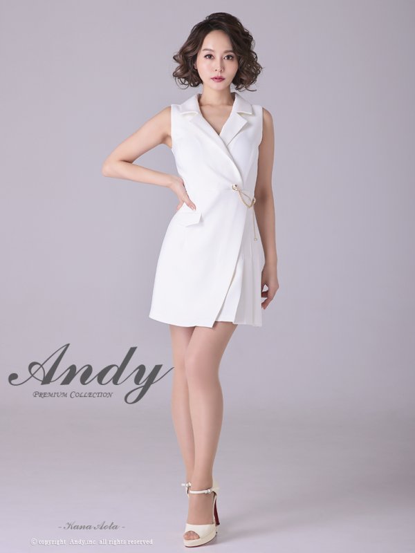 ホワイト モデル：青田夏奈　身長：163cm　着用サイズ：Sサイズ