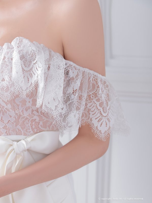 ホワイト モデル：あみ　身長：163cm　着用サイズ：Sサイズ