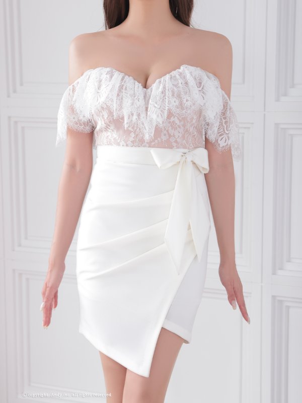 ホワイト モデル：あみ　身長：163cm　着用サイズ：Sサイズ