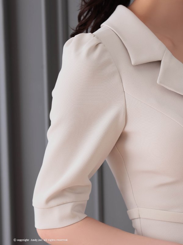 ライトベージュ