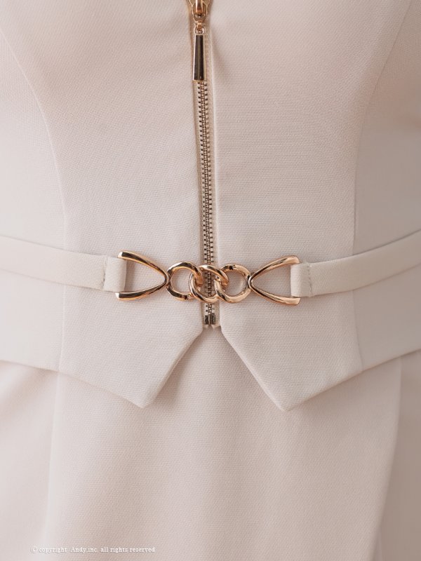 ライトベージュ