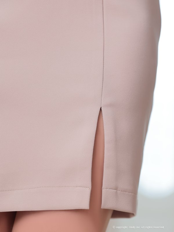 ベージュxブラック モデル:あみ 身長:163cm 着用サイズ:Sサイズ