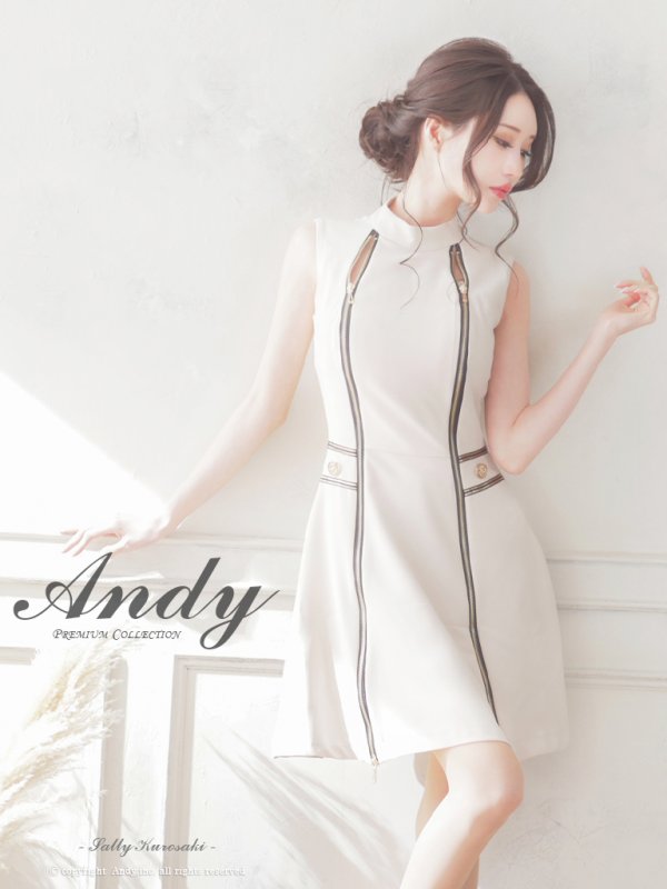 ベージュ モデル:黒咲サリー 身長:160cm 着用サイズ:Sサイズ