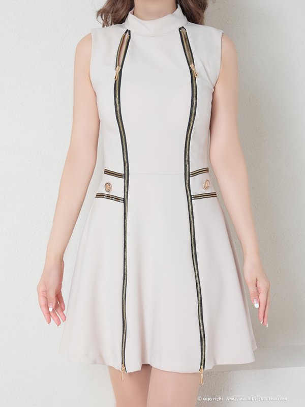 ベージュ モデル:青田夏奈 身長:163cm 着用サイズ:Sサイズ