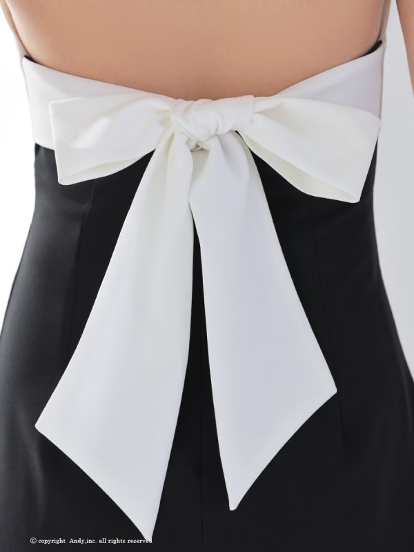 ホワイトxブラック モデル：七瀬みほ　身長：162cm　着用サイズ：Sサイズ