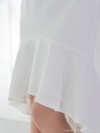 ホワイト モデル：七瀬みほ　身長：162cm　着用サイズ：Sサイズ