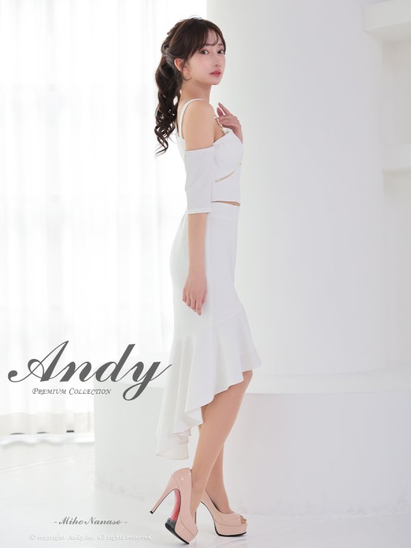 ホワイト モデル:七瀬みほ 身長:162cm 着用サイズ:Sサイズ