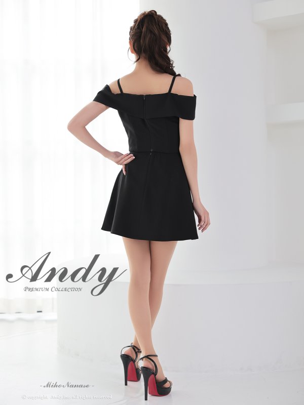 ブラック モデル:七瀬みほ 身長:162cm 着用サイズ:Sサイズ