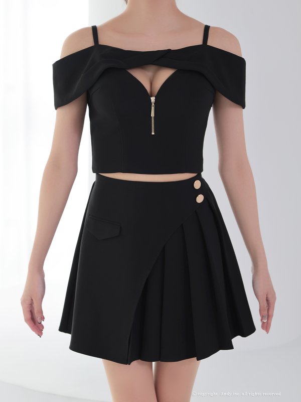 ブラック モデル:七瀬みほ 身長:162cm 着用サイズ:Sサイズ