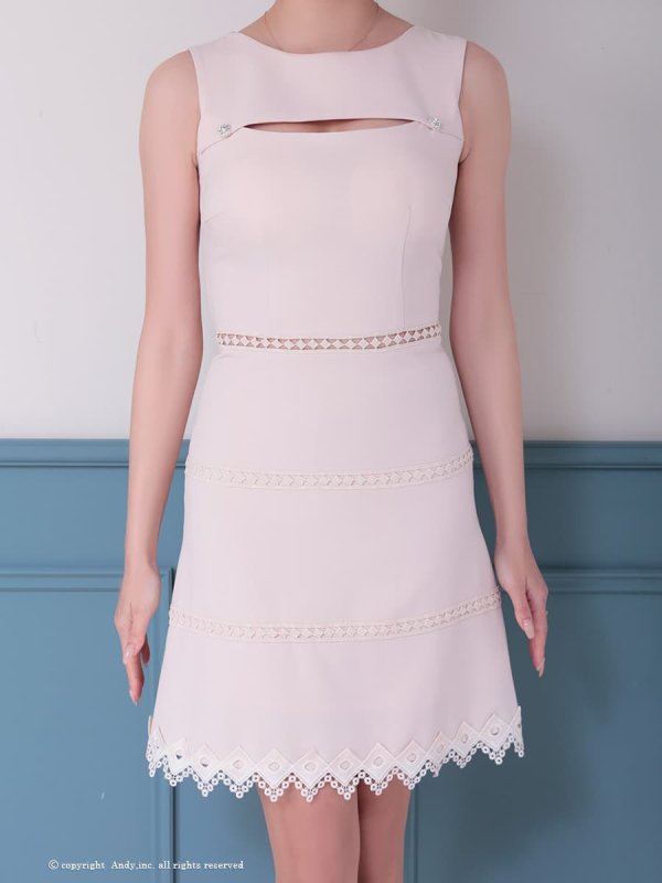 ベージュ　モデル：あみ　身長：163cm　着用サイズ：Sサイズ