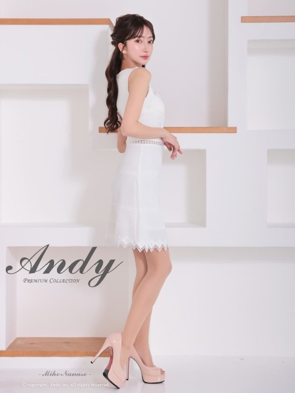 ホワイト　モデル：七瀬みほ　身長：162cm　着用サイズ：Sサイズ