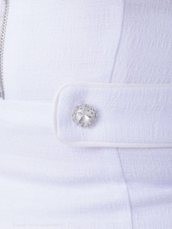 ホワイト モデル:あみ 着用サイズ:Sサイズ