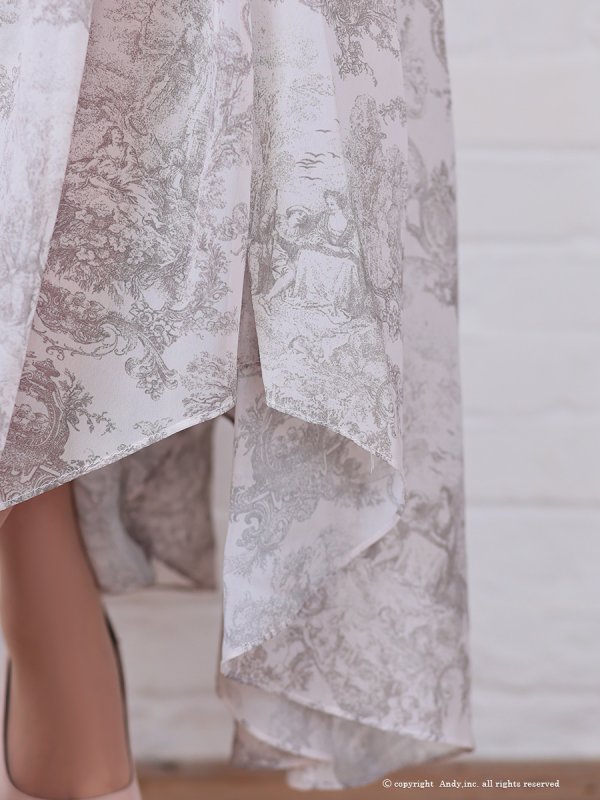 ピンクベージュ