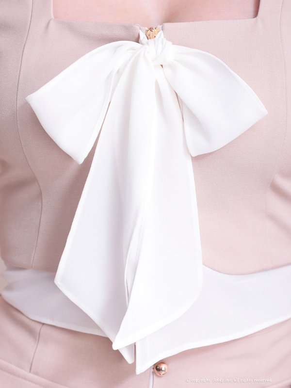 ベージュ モデル：あみ　身長：163cm　着用サイズ：Sサイズ