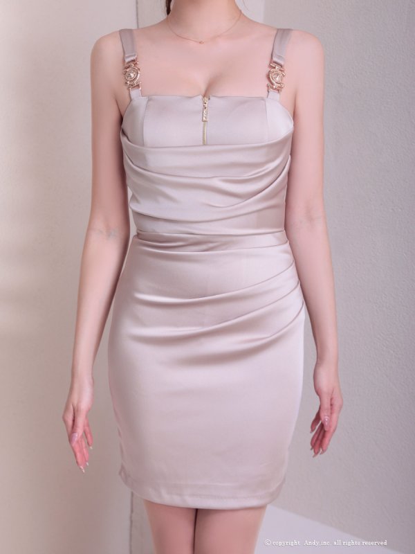 ベージュ モデル:あみ 身長:163cm 着用サイズ:Sサイズ