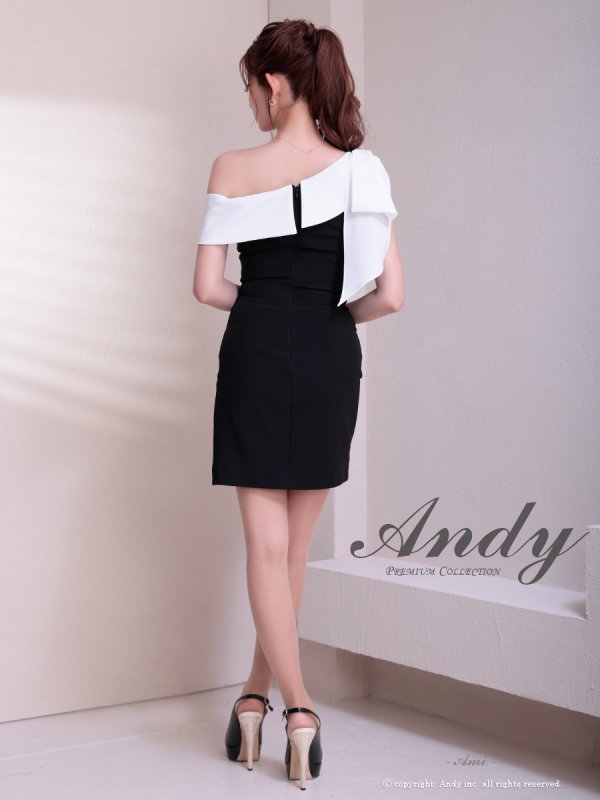 ホワイトxブラック　モデル：あみ　身長：163cm　着用サイズ：Sサイズ