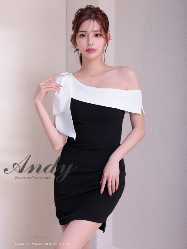 ホワイトxブラック　モデル：あみ　身長：163cm　着用サイズ：Sサイズ