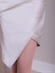 ベージュ