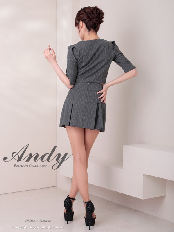 グレー モデル：七瀬みほ　身長：162cm　着用サイズ：Sサイズ