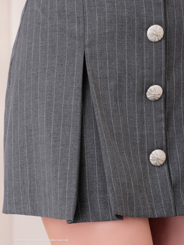グレー モデル：七瀬みほ　身長：162cm　着用サイズ：Sサイズ