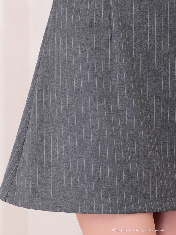 グレー モデル：七瀬みほ　身長：162cm　着用サイズ：XSサイズ