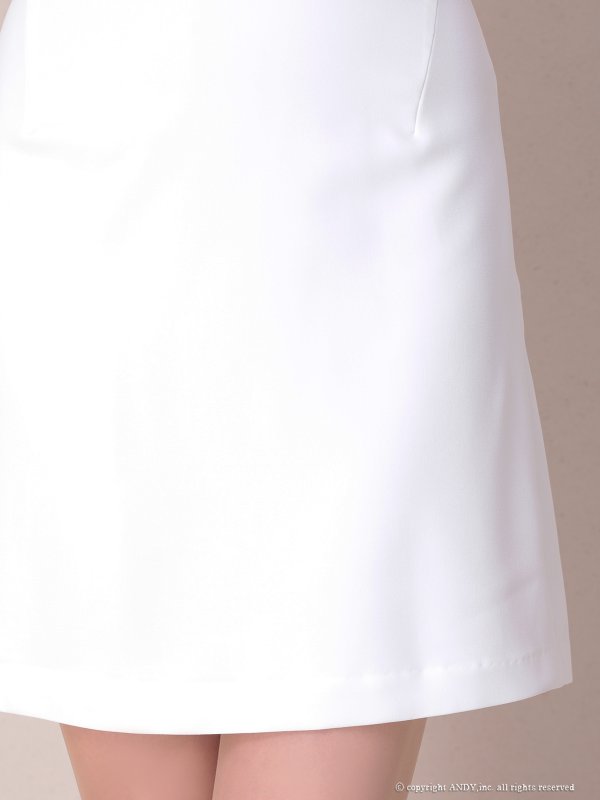 ホワイト　モデル：あみ　身長：163cm　着用サイズ：Sサイズ