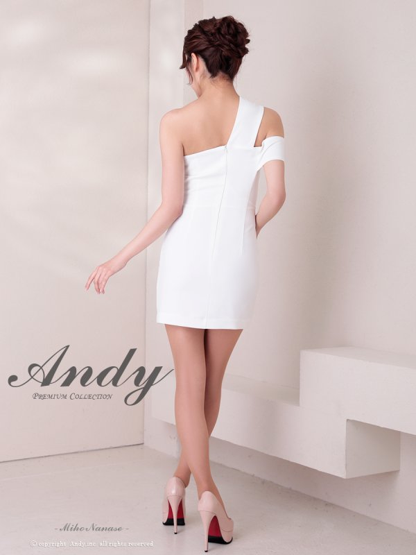 ホワイト モデル：七瀬みほ　身長：162cm　着用サイズ：Sサイズ