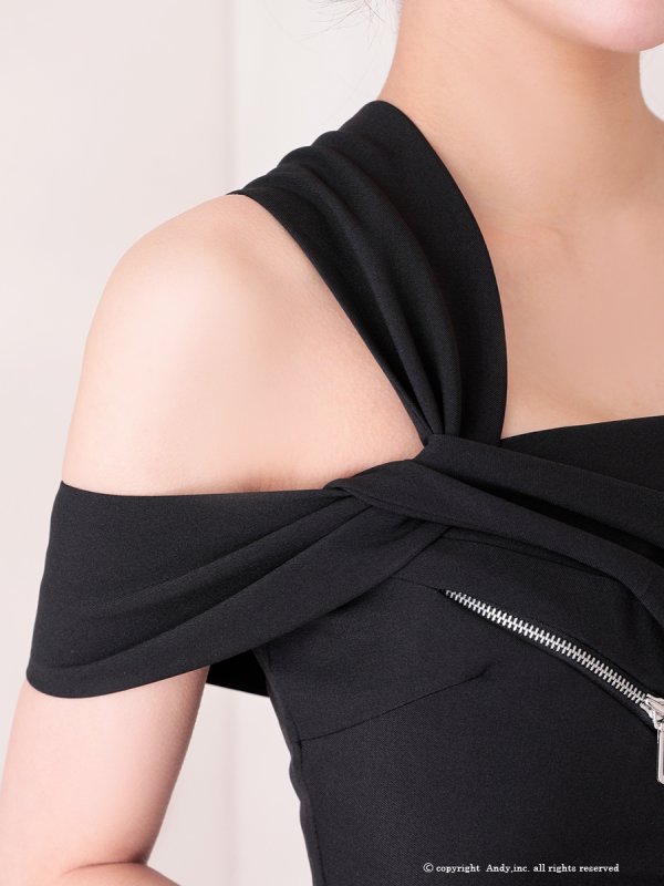 ブラック モデル：七瀬みほ　身長：162cm　着用サイズ：Sサイズ