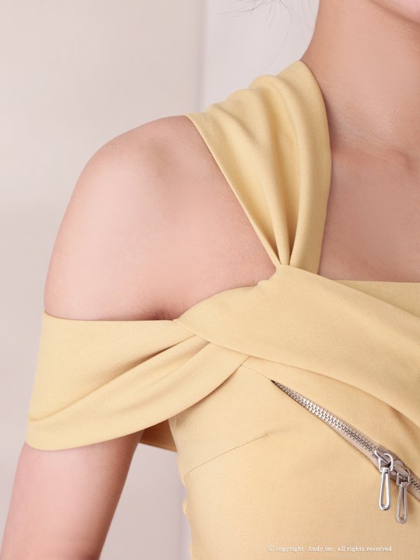 イエロー モデル：七瀬みほ　身長：162cm　着用サイズ：Sサイズ