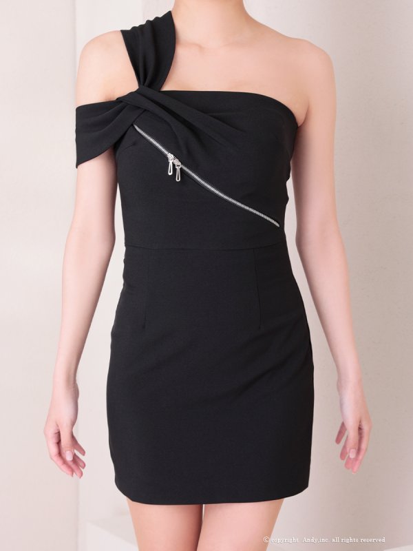 ブラック モデル：七瀬みほ　身長：162cm　着用サイズ：Sサイズ