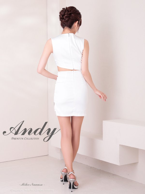 ホワイト モデル:七瀬みほ 身長:162cm 着用サイズ:Sサイズ