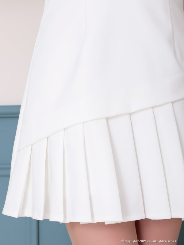 ホワイト　モデル：あみ　身長：163cm　着用サイズ：Sサイズ