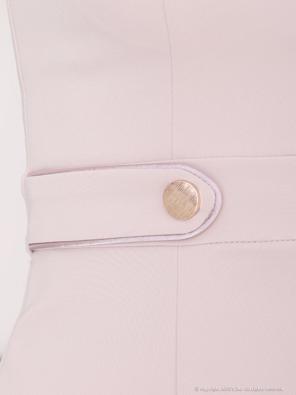 ピンクベージュ　モデル：あみ　身長：163cm　着用サイズ：Sサイズ