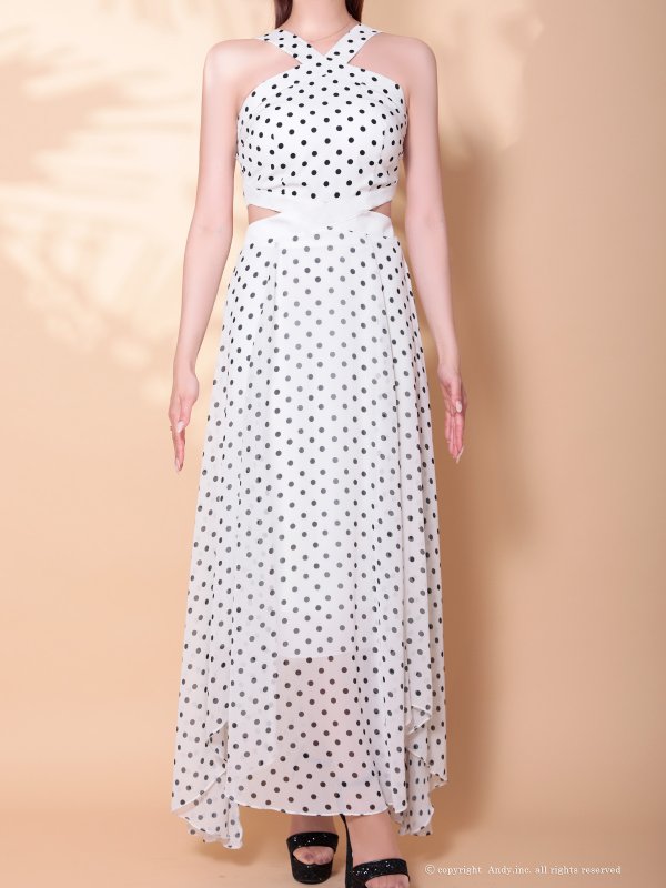 ホワイト モデル：あみ　身長：163cm　着用サイズ：Sサイズ