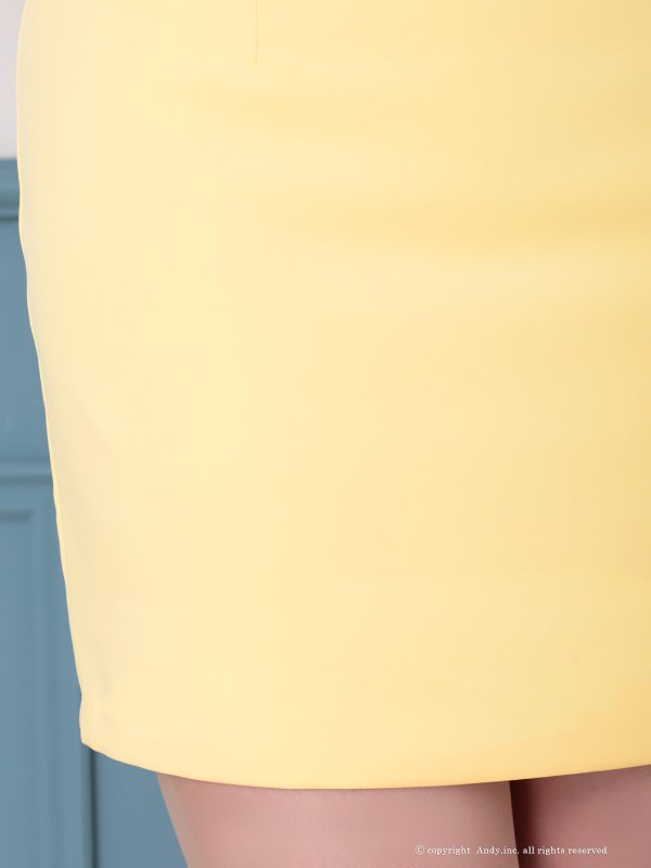 イエロー モデル：あみ　身長：163cm　着用サイズ：Sサイズ