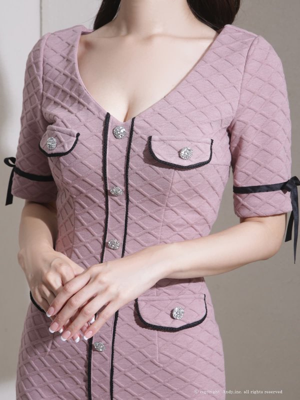 ピンク モデル：すず　着用サイズ：Sサイズ