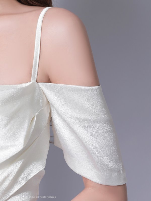 ホワイト モデル：あみ　身長：163cm　着用サイズ：Sサイズ