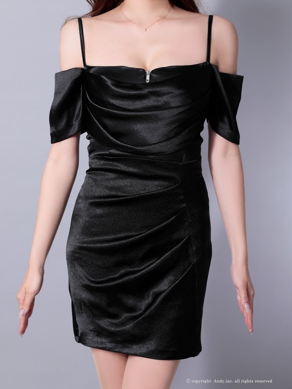 ブラック モデル：あみ　身長：163cm　着用サイズ：Sサイズ